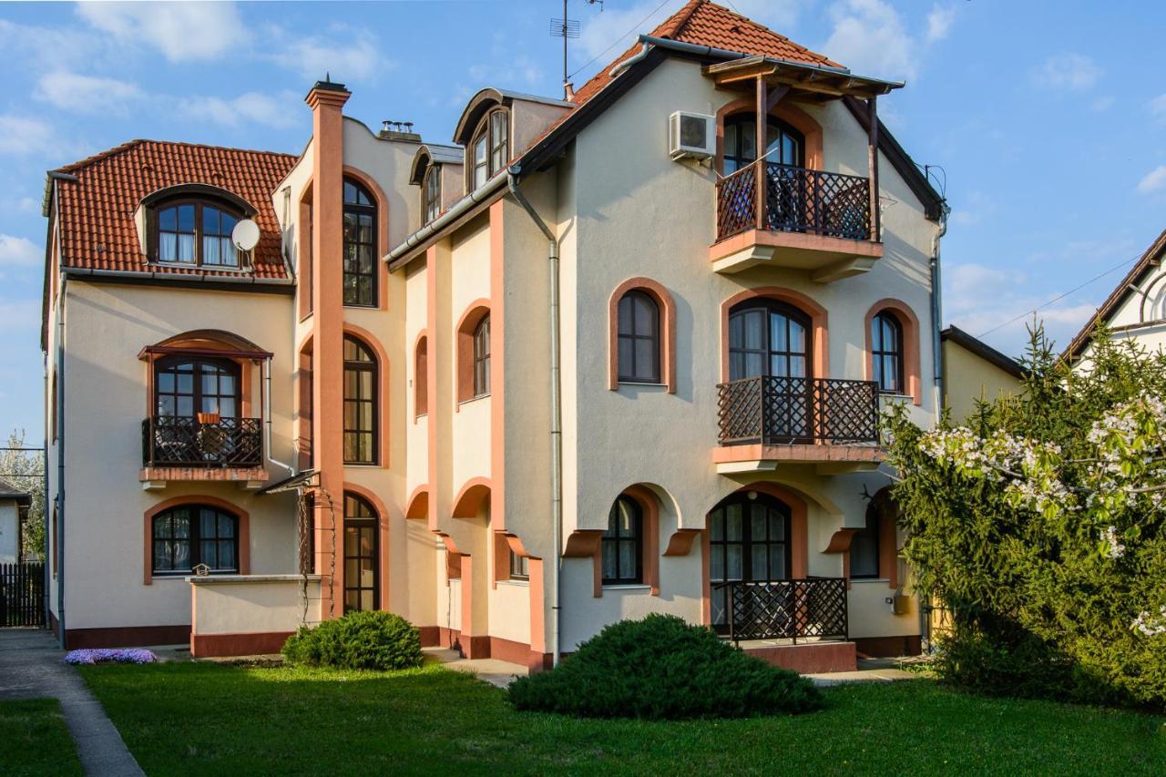 Appartement Mi12 à Eger Extérieur photo
